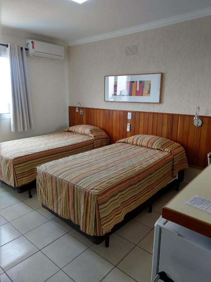 Hotel Riviera ลินส์ ภายนอก รูปภาพ